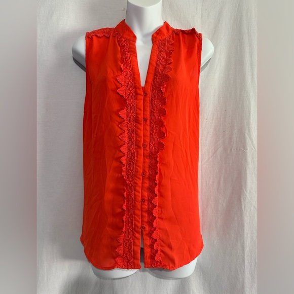 Umgee Tops - Umgee Sleeveless Ruffle Trim Blouse – Size Large